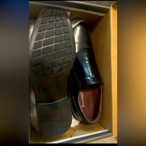 FREEMAN mens black loafers size 9w
